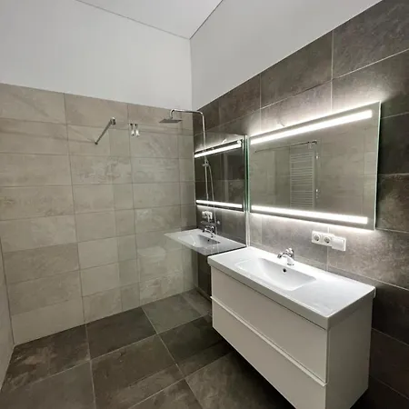 Spacious 1Bd Apt By Homeystay Apartment