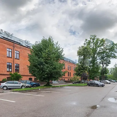 Spacious 1bd By Homeystay Apartment *