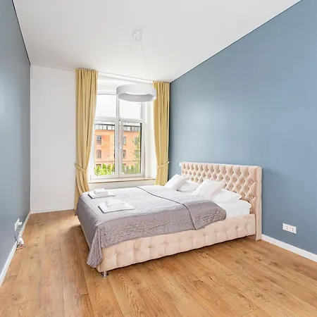 Spacious 1bd By Homeystay Apartment *